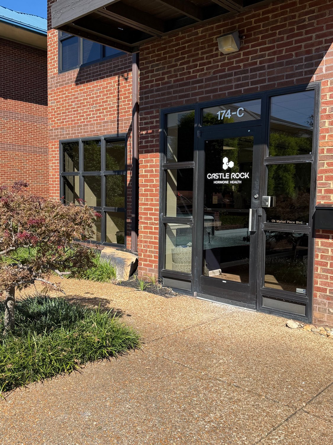 Front entrance of Castle Rock Hormone Health in Knoxville, TN